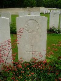 Etaples Military Cemetery - Vernon, T